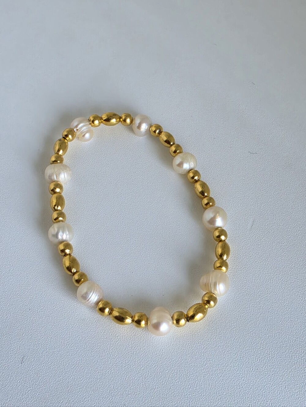 Handmade Elastic Freshwater Pearl & Gold Bead Stretch Bracelet